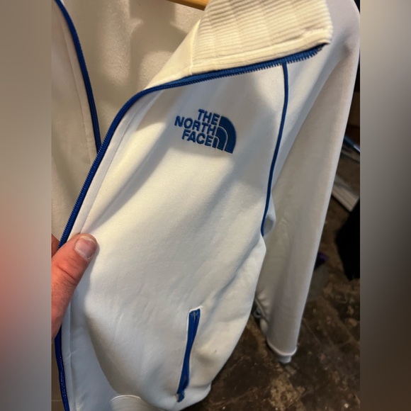 NORTHFACE GORGEOUS CLEAN WHITE W BLUE LINING ZIP UP JACKET. LOOKS SHARP! - Picture 5 of 6